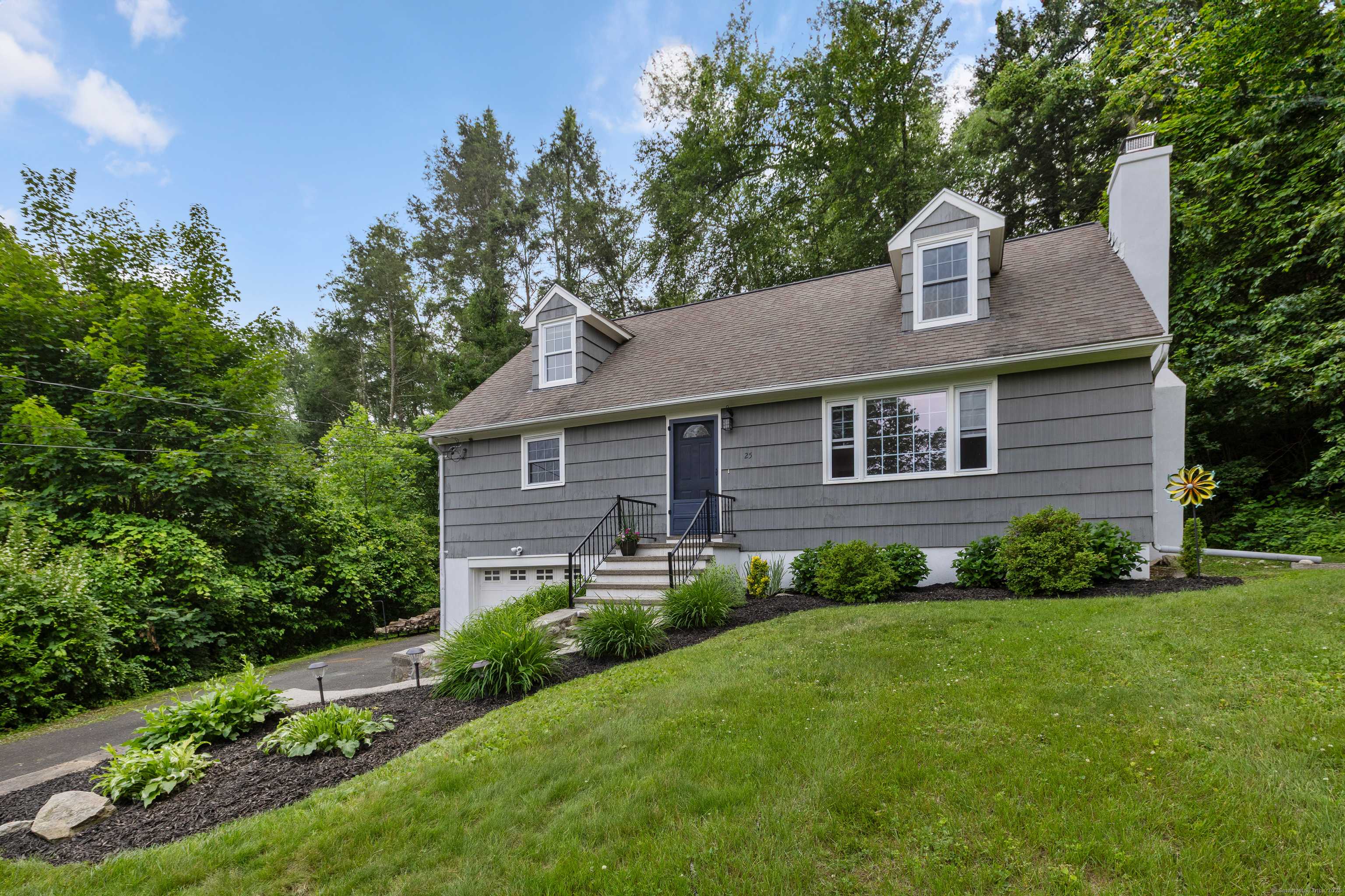 Brookfield, CT 06804,25 Hillside Circle