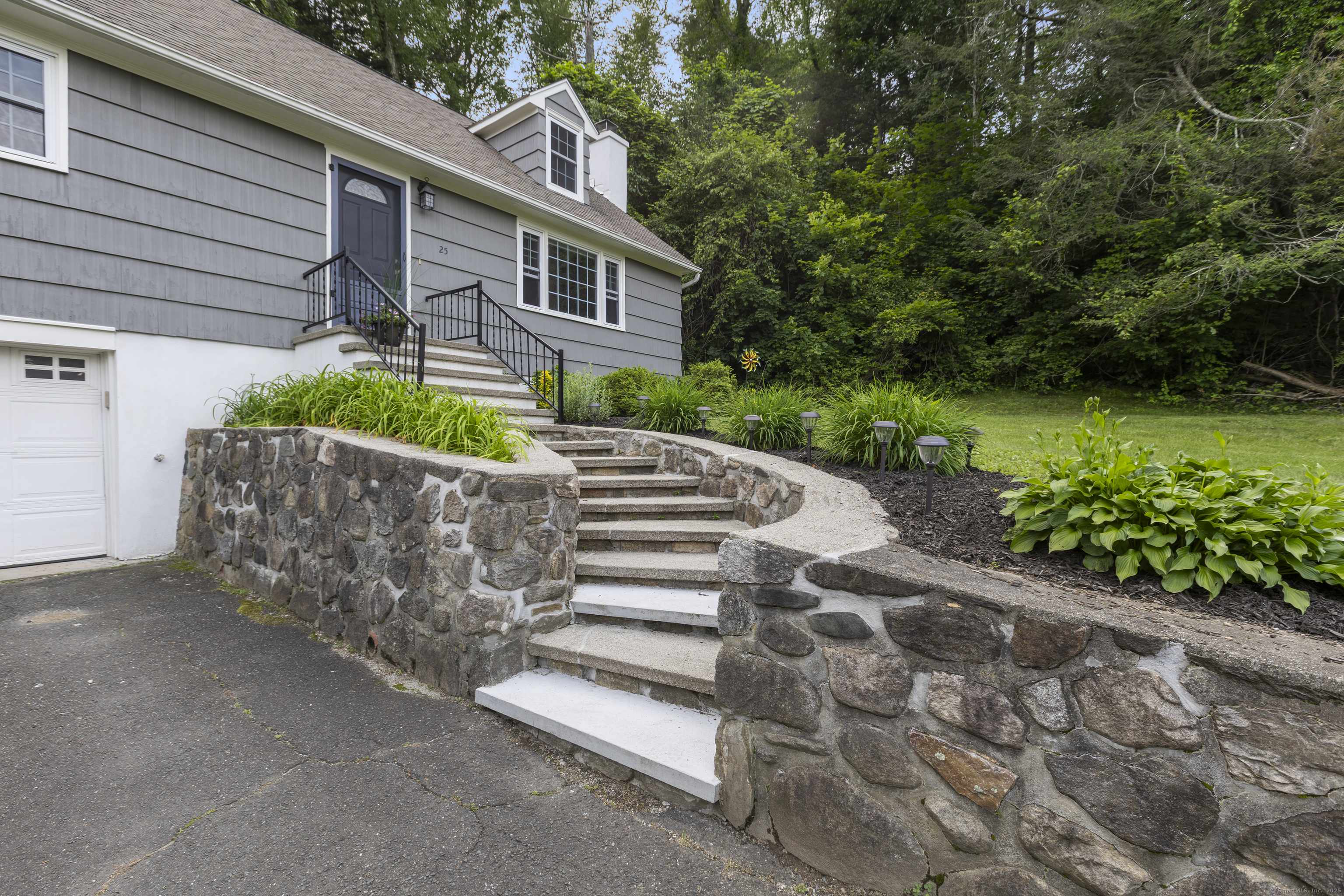 Brookfield, CT 06804,25 Hillside Circle