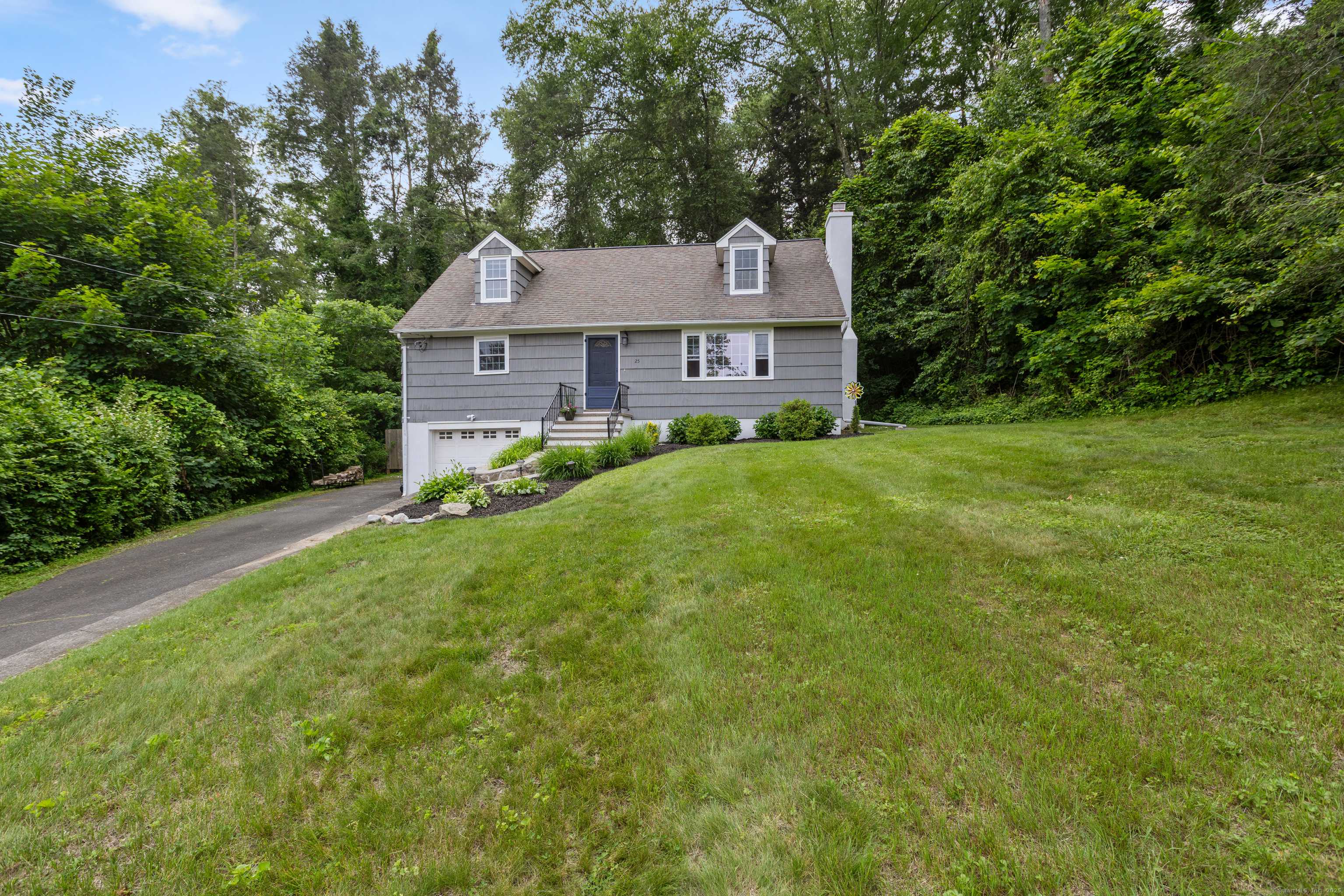 Brookfield, CT 06804,25 Hillside Circle
