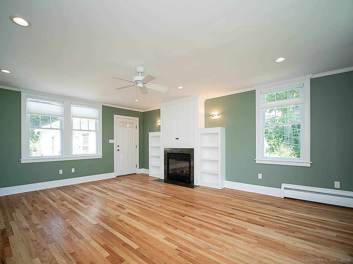 North Haven, CT 06473,42 Homewood Avenue
