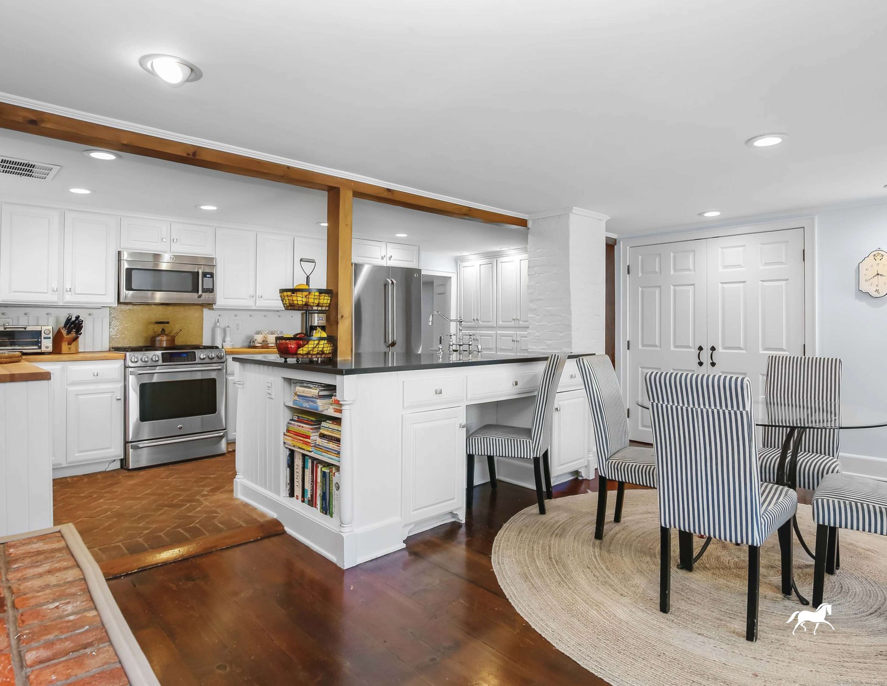 Ridgefield, CT 06877,52 Wilton Road East
