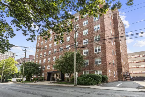 140 Grove Street #4F, Stamford, CT 06901