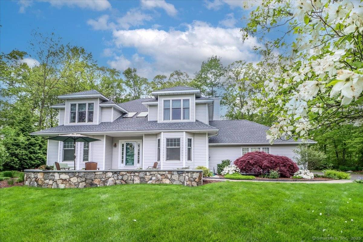 9 Maplewood Drive, Danbury, CT 06811