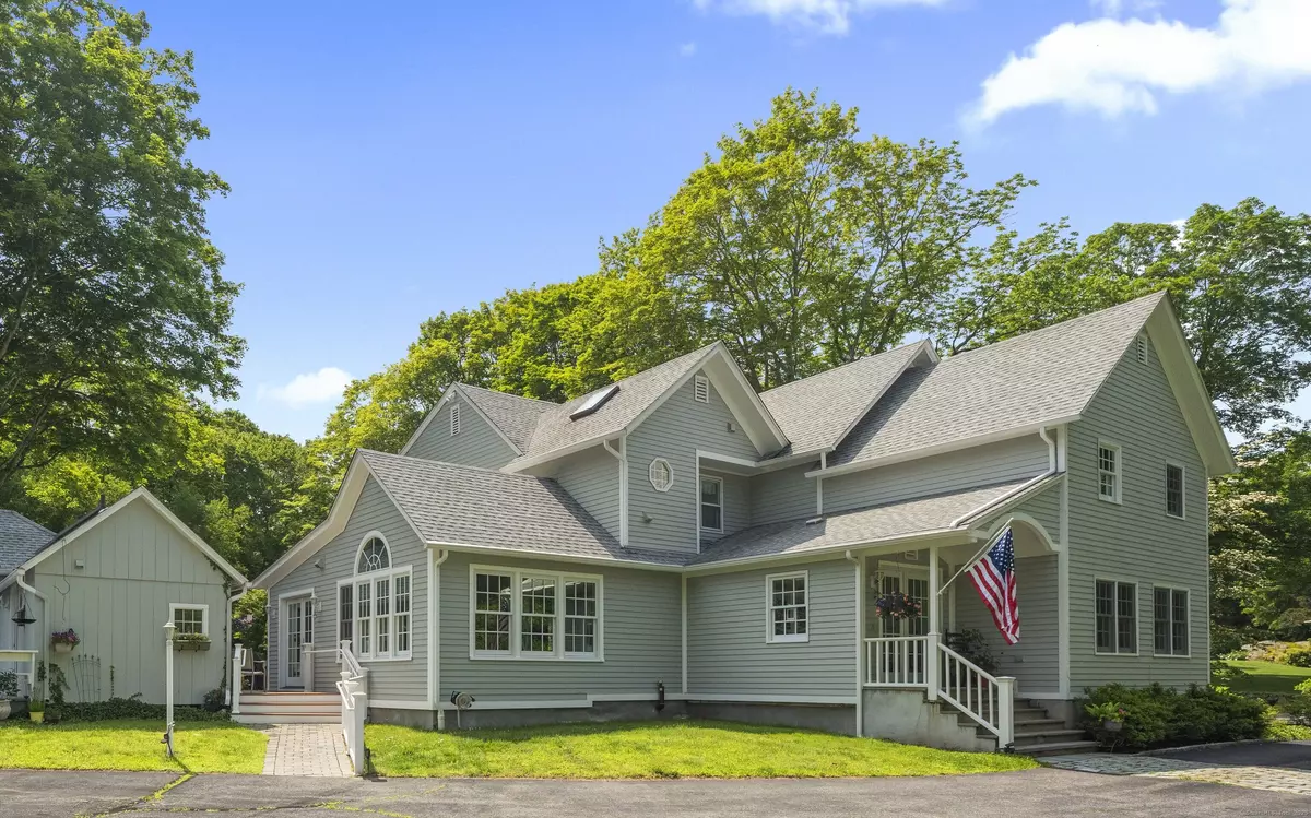 Old Lyme, CT 06371,4 Johnny Cake Hill Road