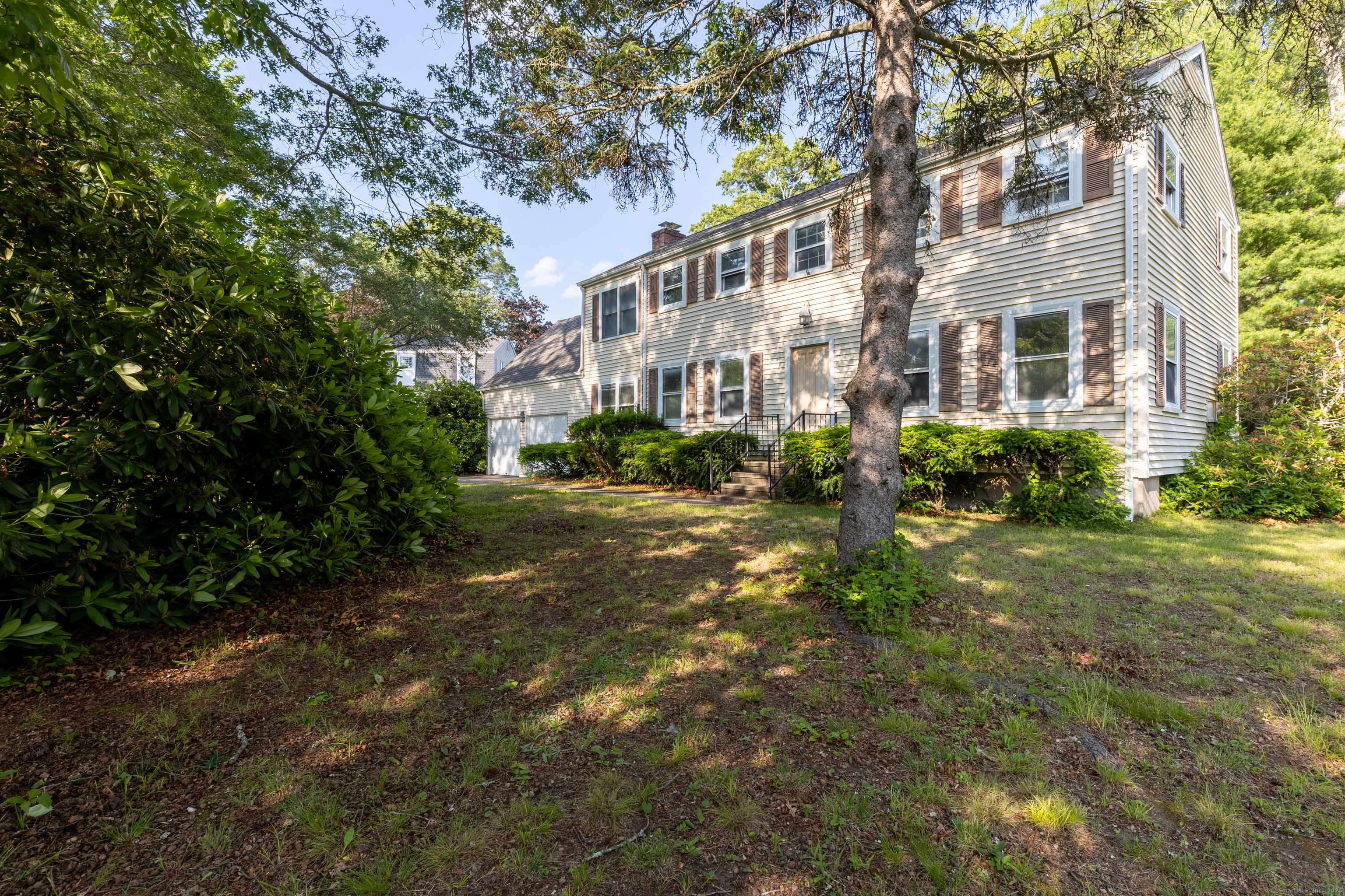 Waterford, CT 06385,22 Trumbull Road