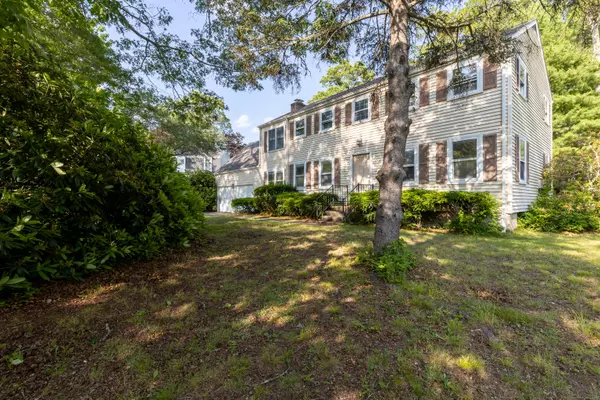 Waterford, CT 06385,22 Trumbull Road