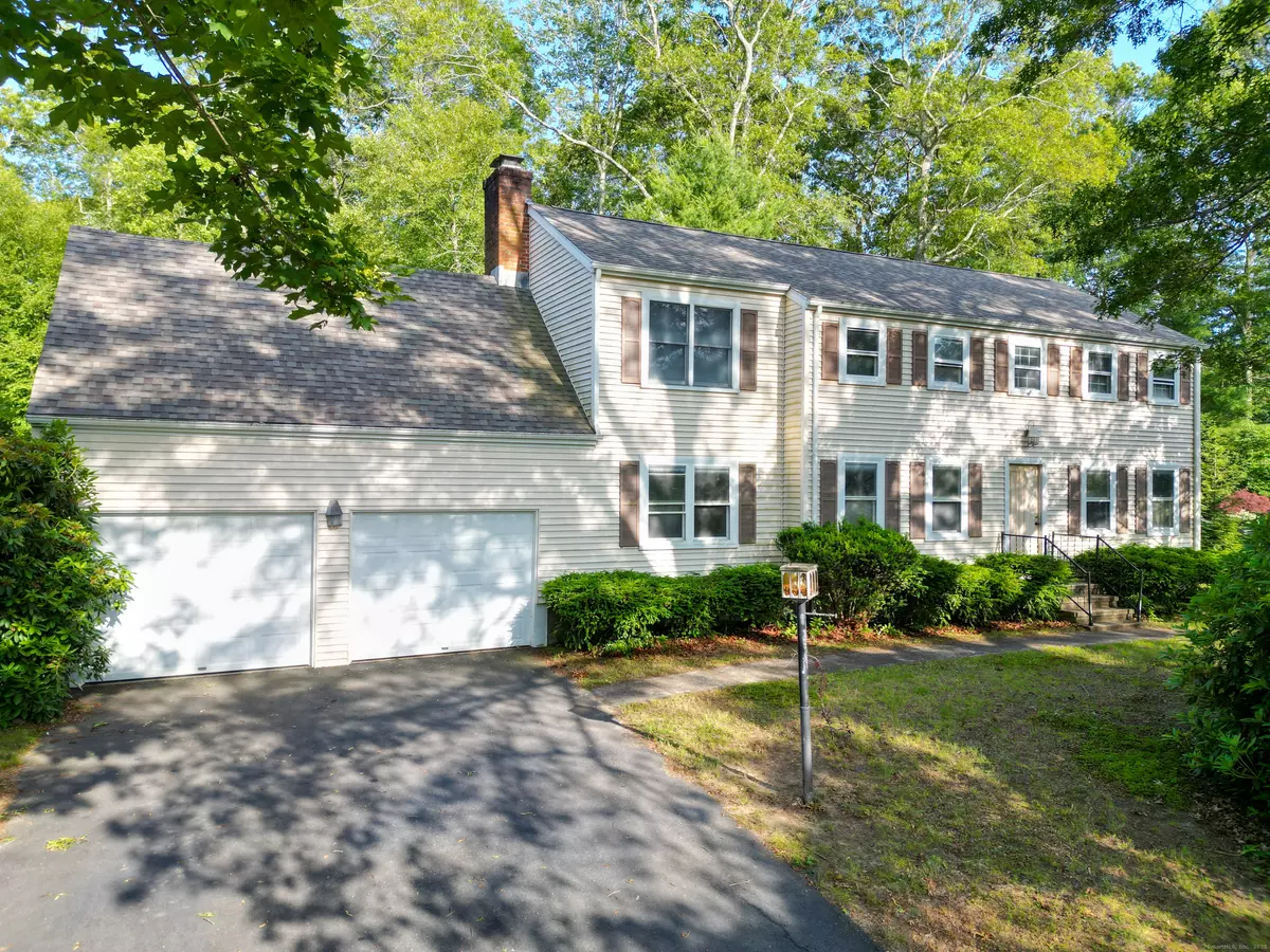 Waterford, CT 06385,22 Trumbull Road