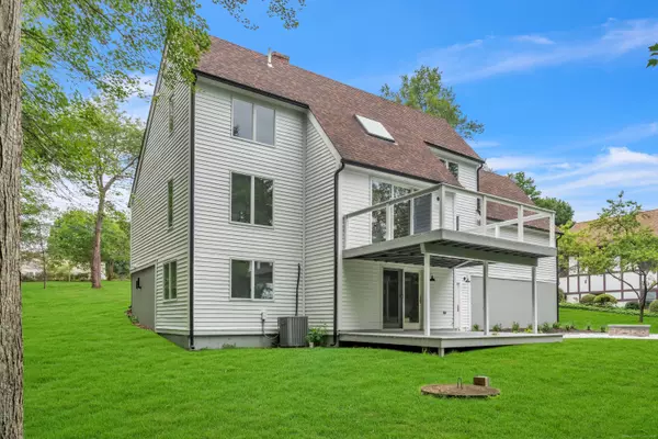 Wallingford, CT 06492,916 North Farms Road