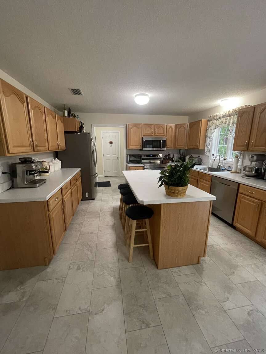 South Windsor, CT 06074,475 Niederwerfer Road