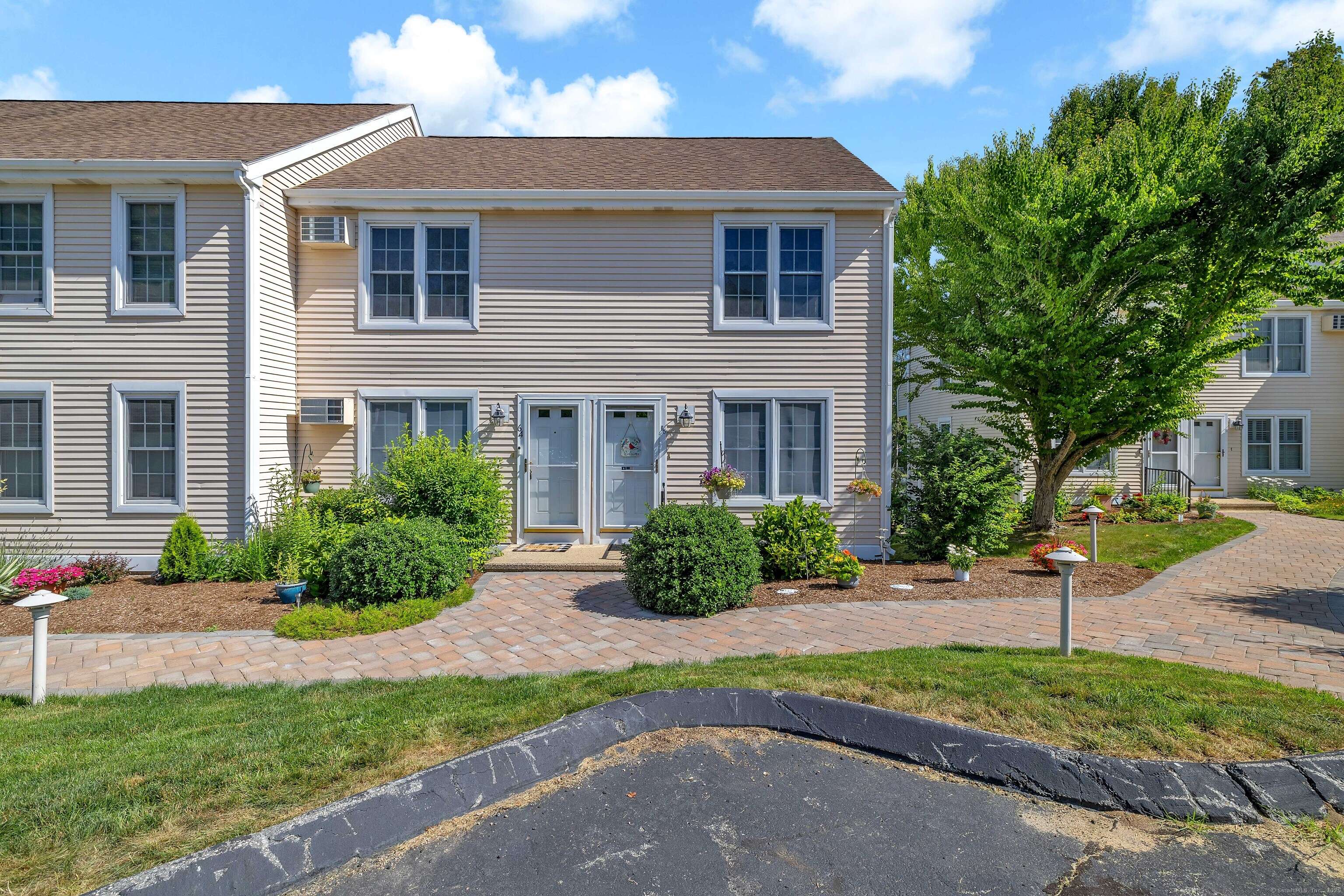 54 Rope Ferry Road #D64, Waterford, CT 06385