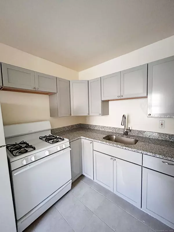 Fairfield, CT 06825,231 York Road