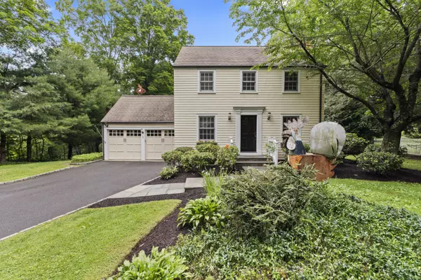 3 Taunton Lane,  Newtown,  CT 06470