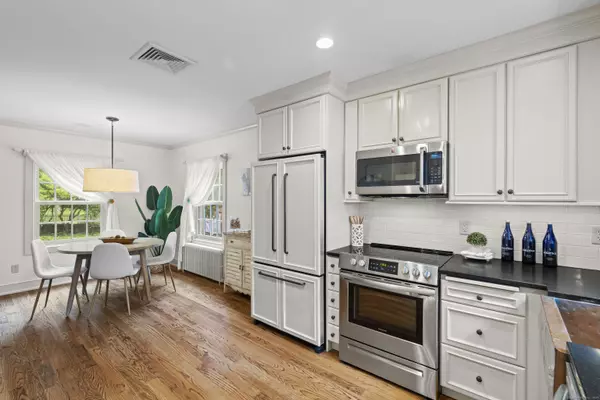 Newtown, CT 06470,3 Taunton Lane