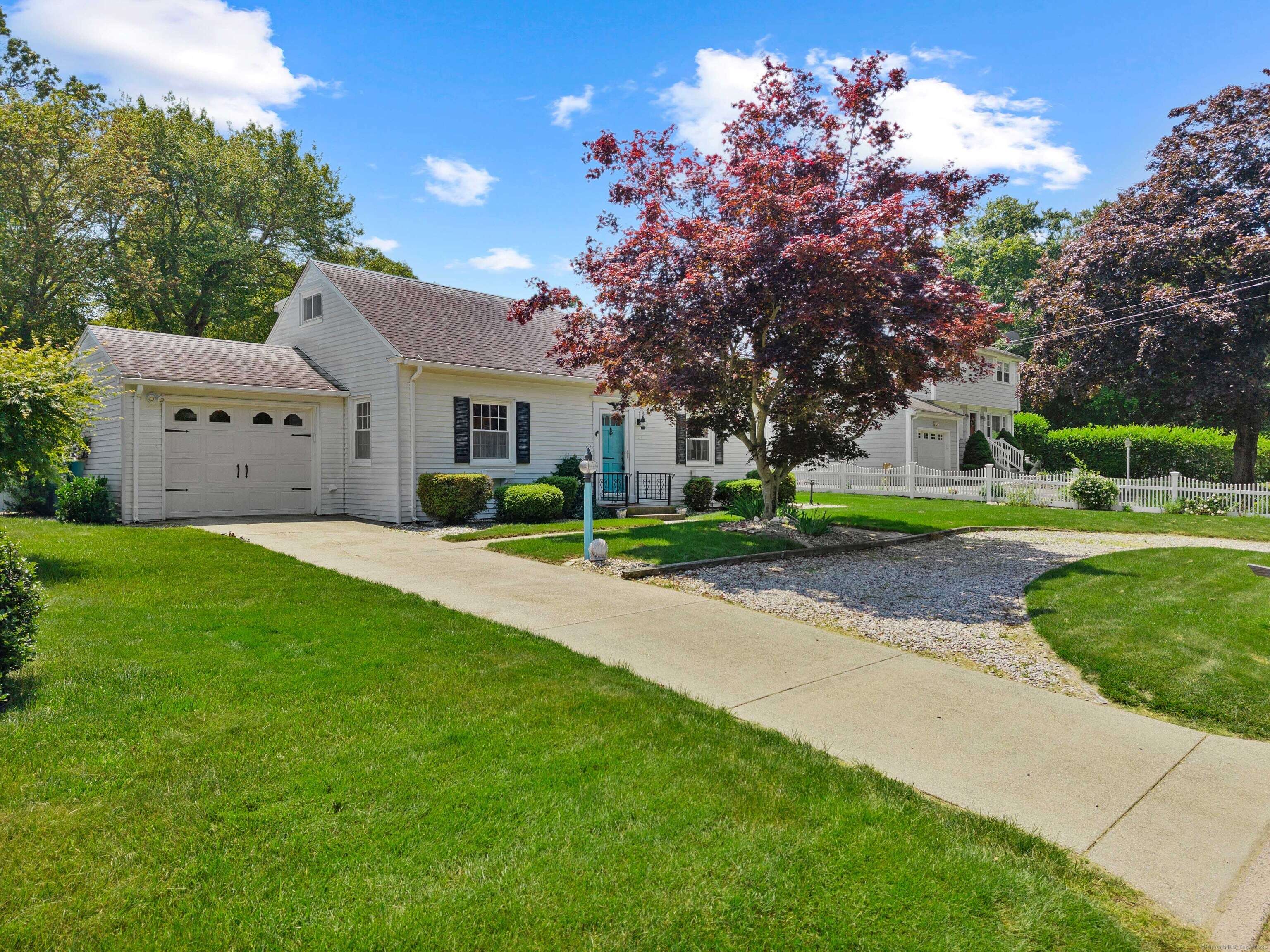 Waterford, CT 06385,376 Glenwood Avenue Extension