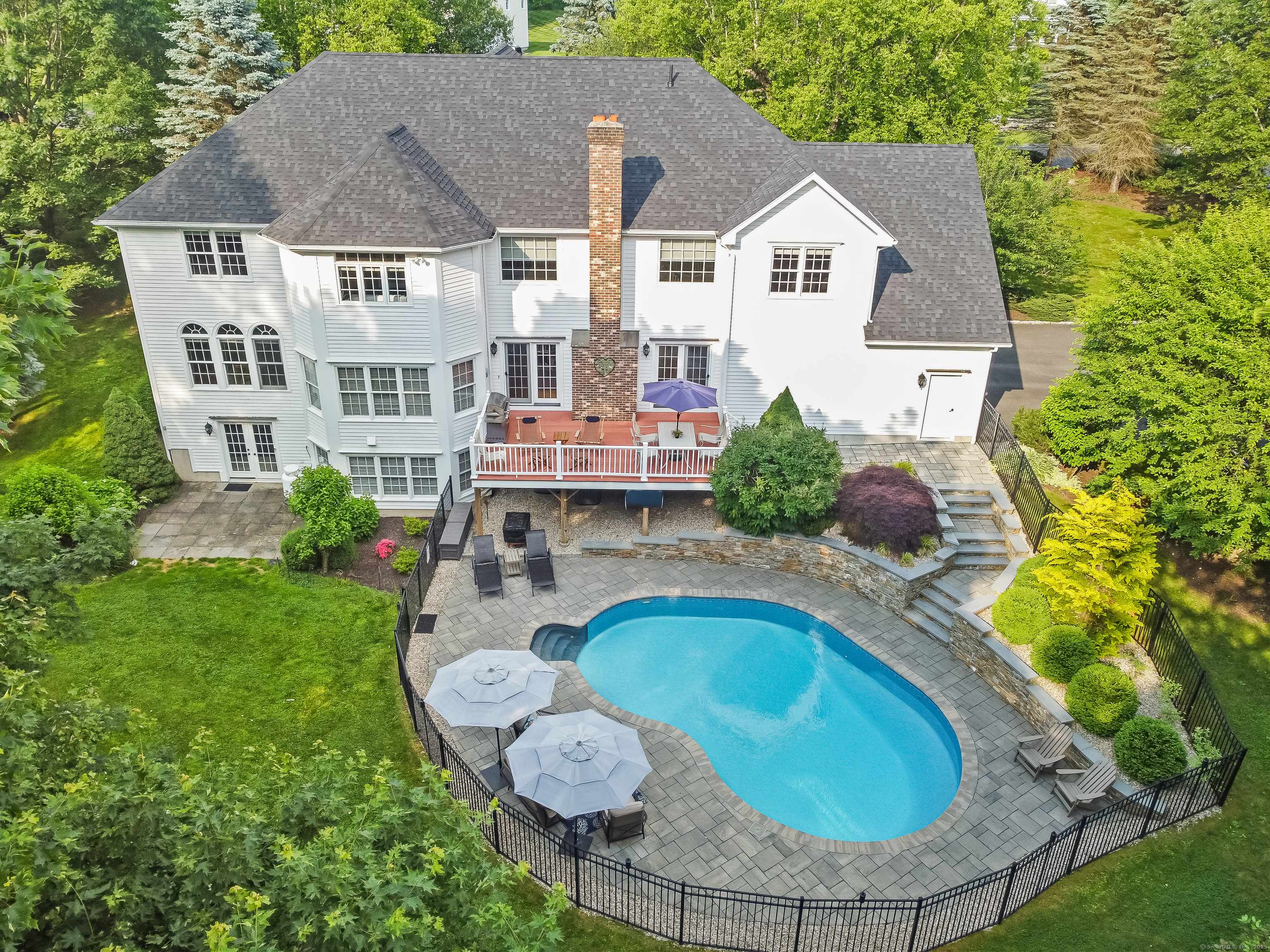 Newtown, CT 06470,18 Merlins Lane