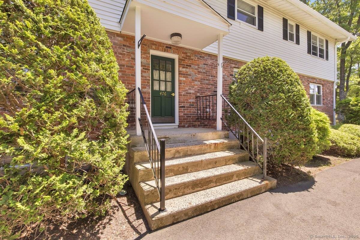 476 Oak Avenue #APT 70, Cheshire, CT 06410