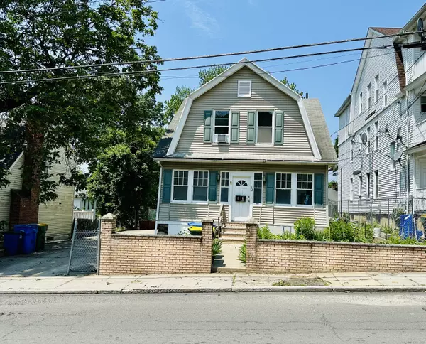 182 Oak Street, Waterbury, CT 06704