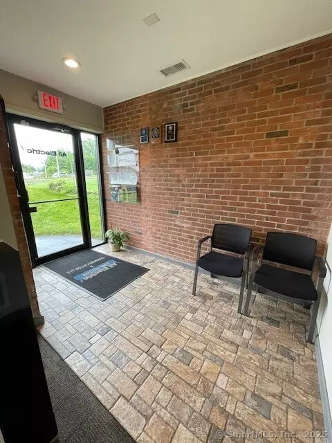West Haven, CT 06516,80 Farwell Street