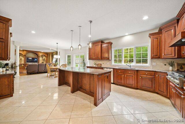 Southington, CT 06489,420 Winding Ridge