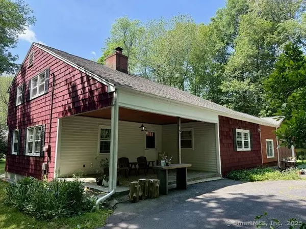 Woodbridge, CT 06525,2 Barberry Lane