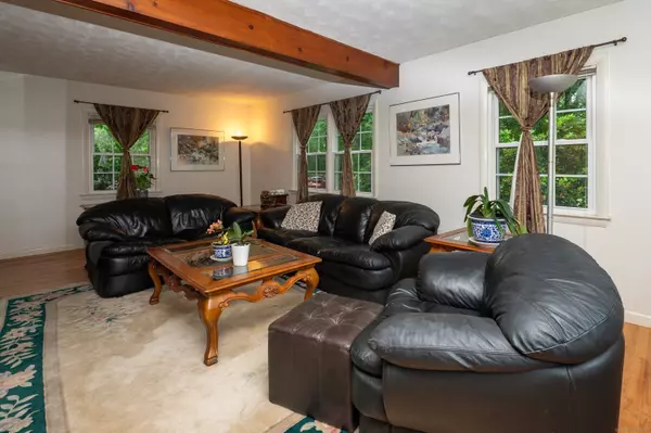 Woodbridge, CT 06525,2 Barberry Lane