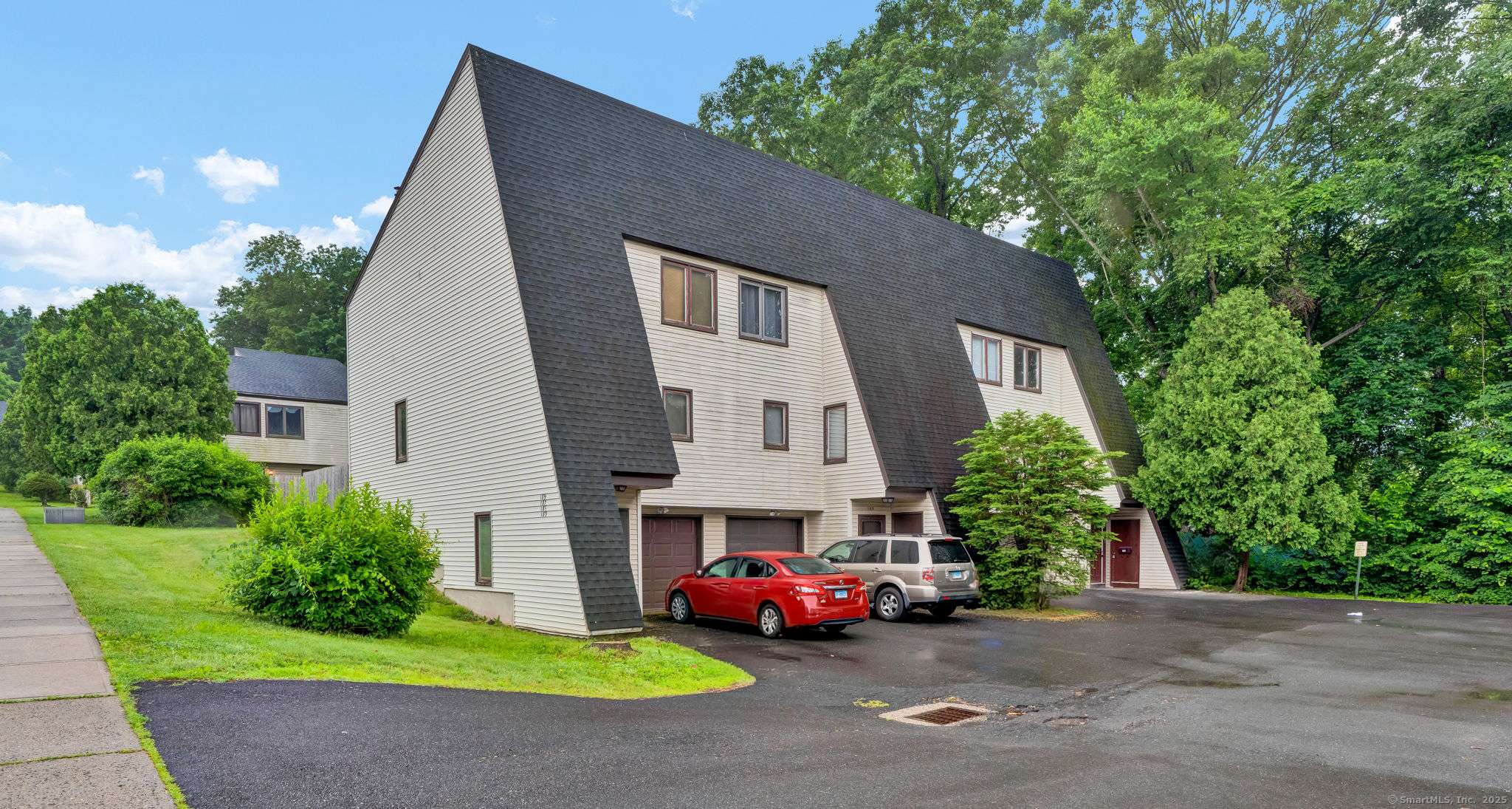 189 High Top Circle West #189, Hamden, CT 06514