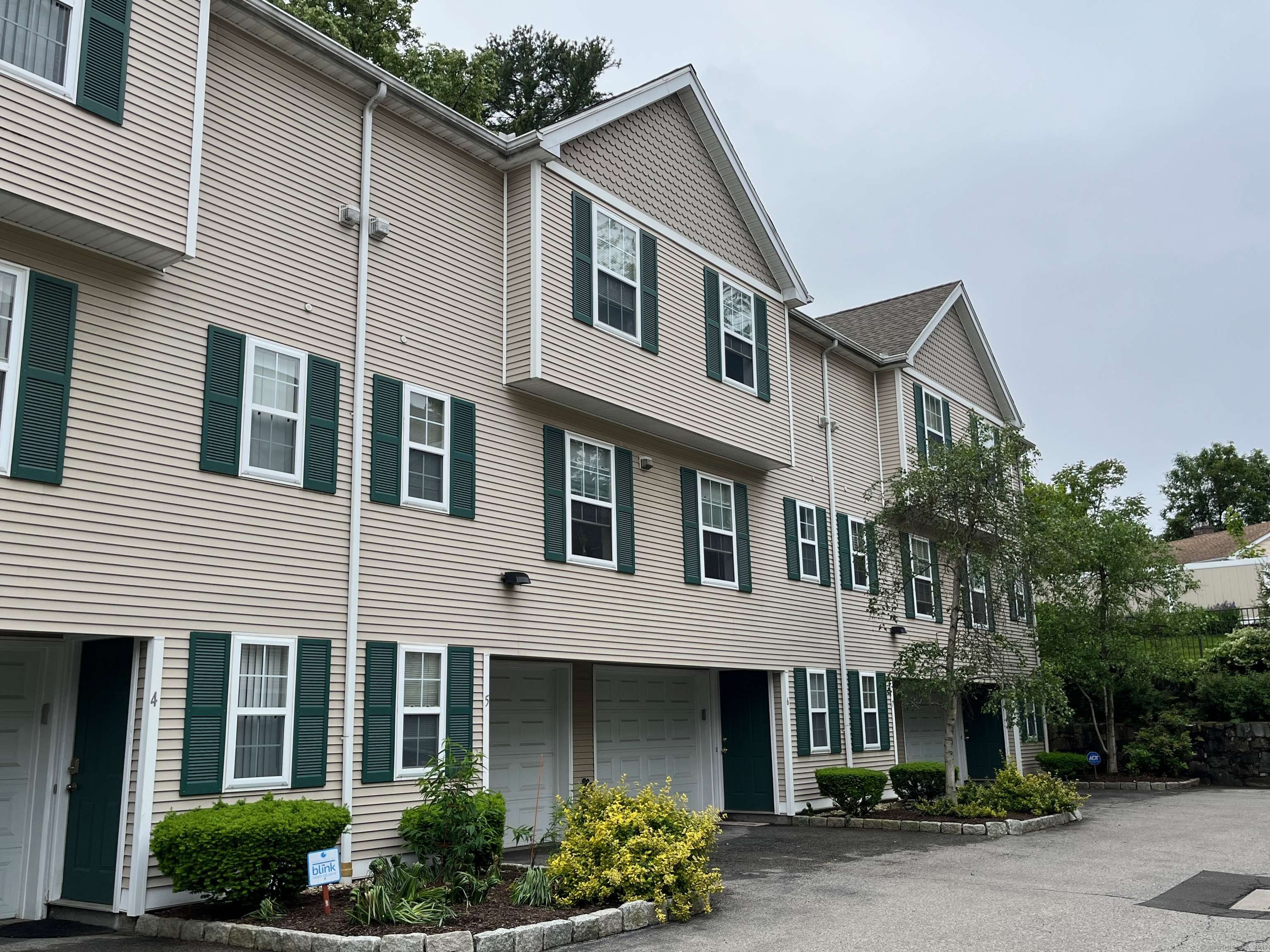 53 Seaside Avenue #APT 6, Stamford, CT 06902
