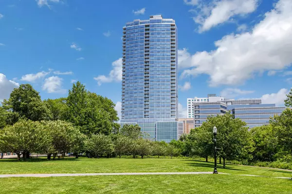 Stamford, CT 06901,1 Broad Street #15A