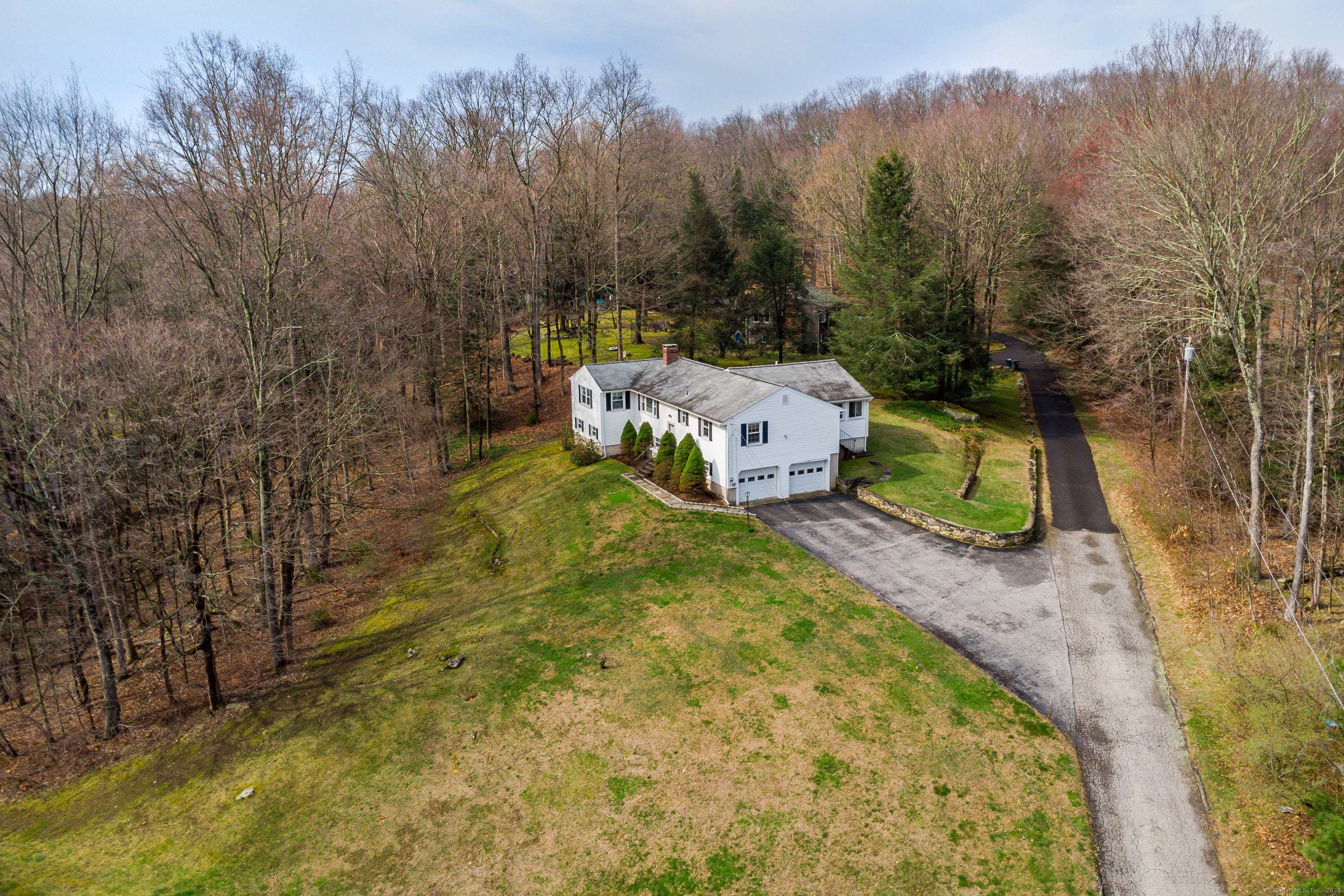 Danbury, CT 06810,7 Side Hill Lane