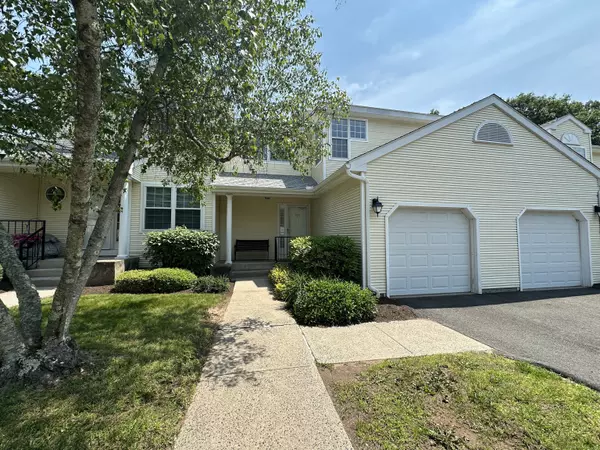 202 The Mews #202, Rocky Hill, CT 06067