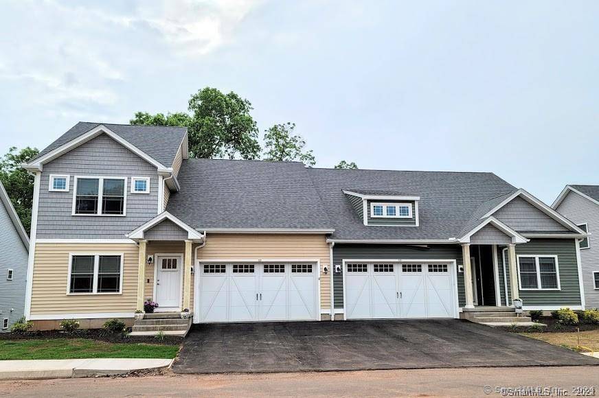 North Haven, CT 06473,2 Lombard Circle #2
