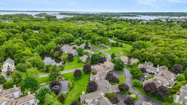 Stonington, CT 06355,6 Pondside Court #6