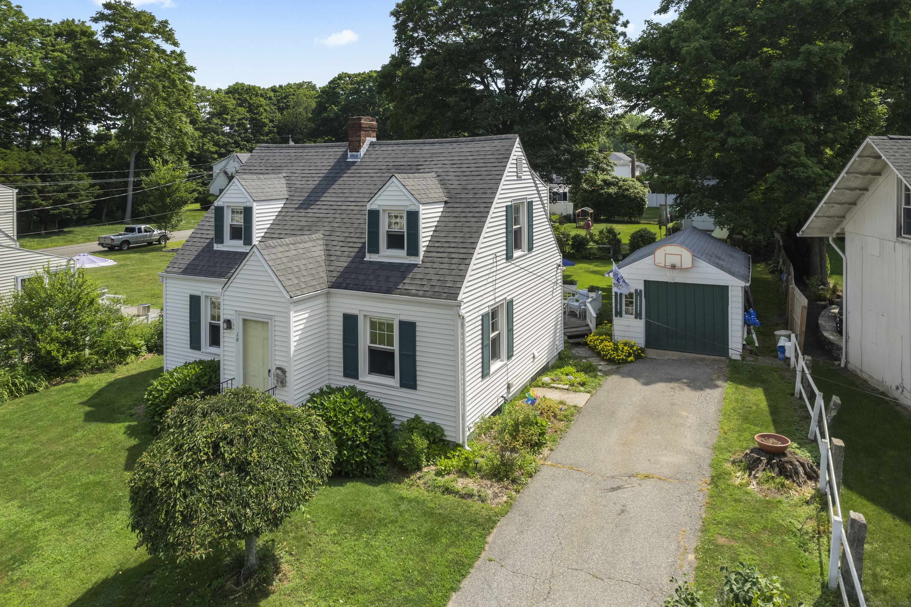 16 Lynde Street, Old Saybrook, CT 06475