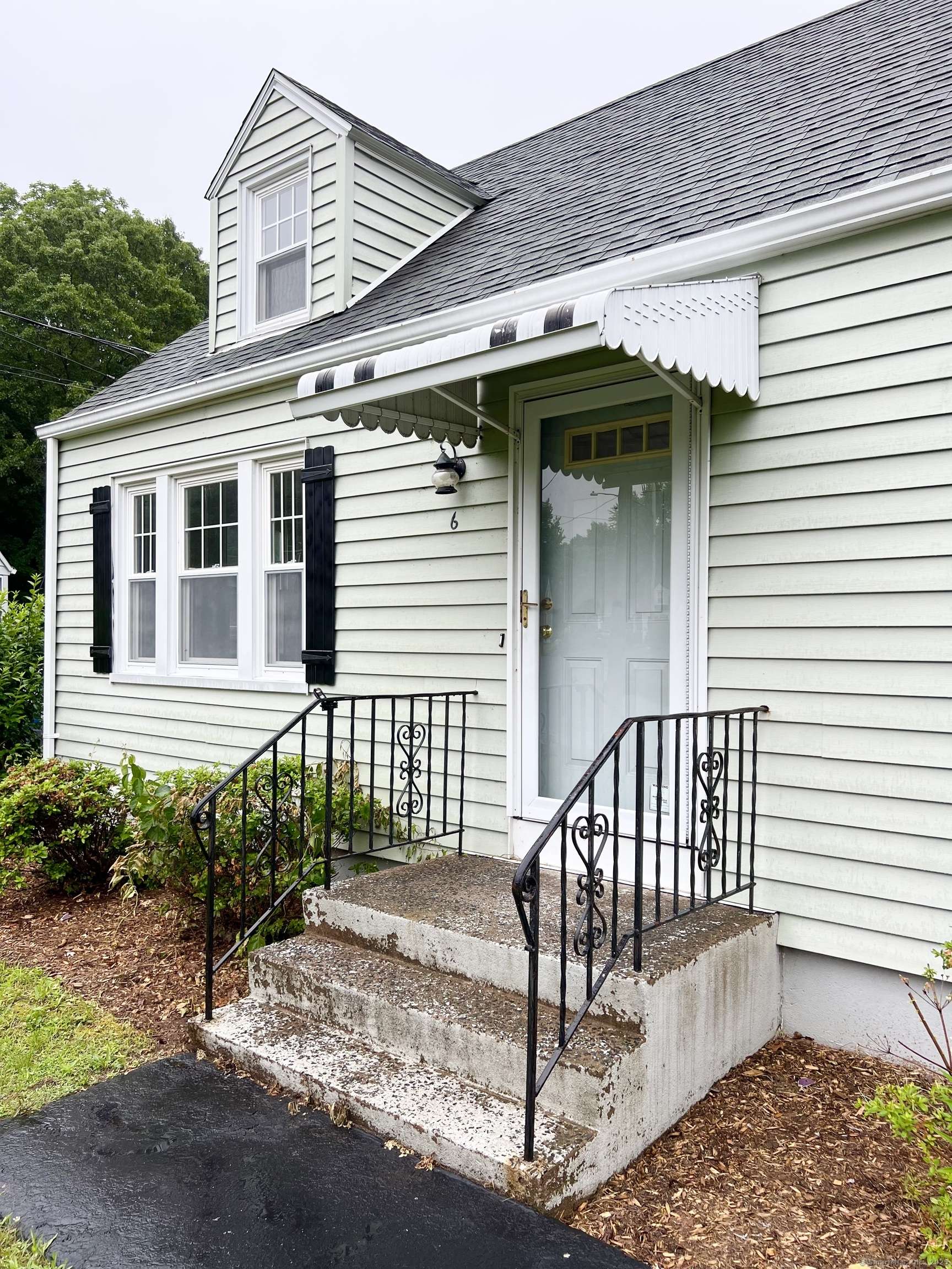 East Haven, CT 06512,6 Maplevale Court