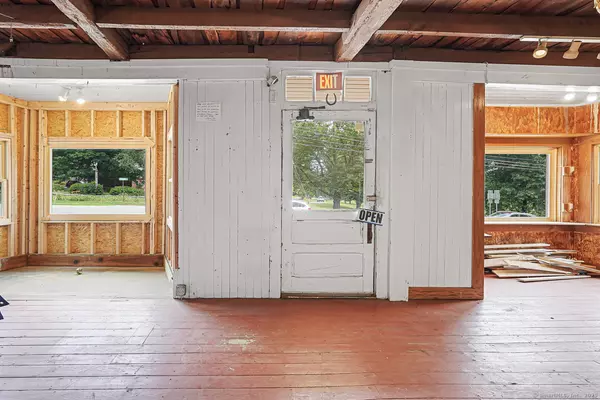 Woodstock, CT 06281,326 Route 169