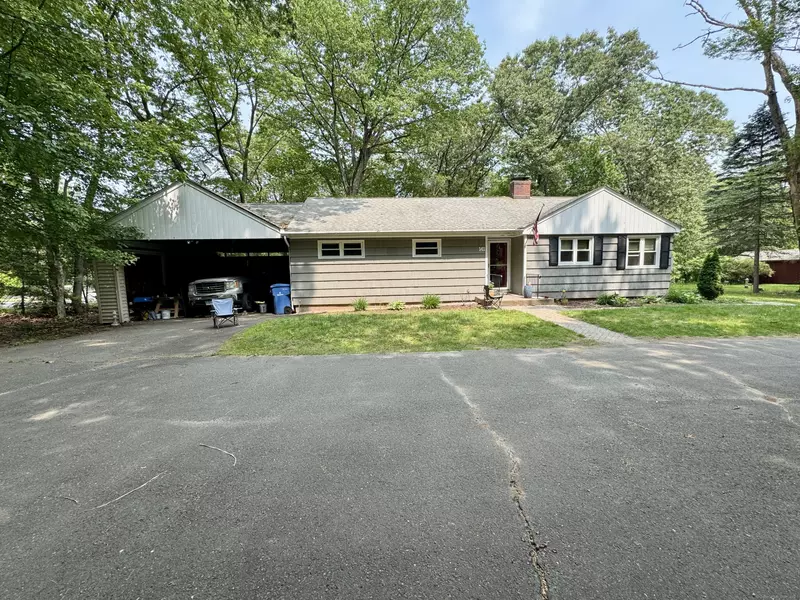 141 Vernon Street West, Manchester, CT 06042