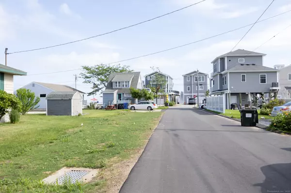 Old Saybrook, CT 06475,7 Saye Street