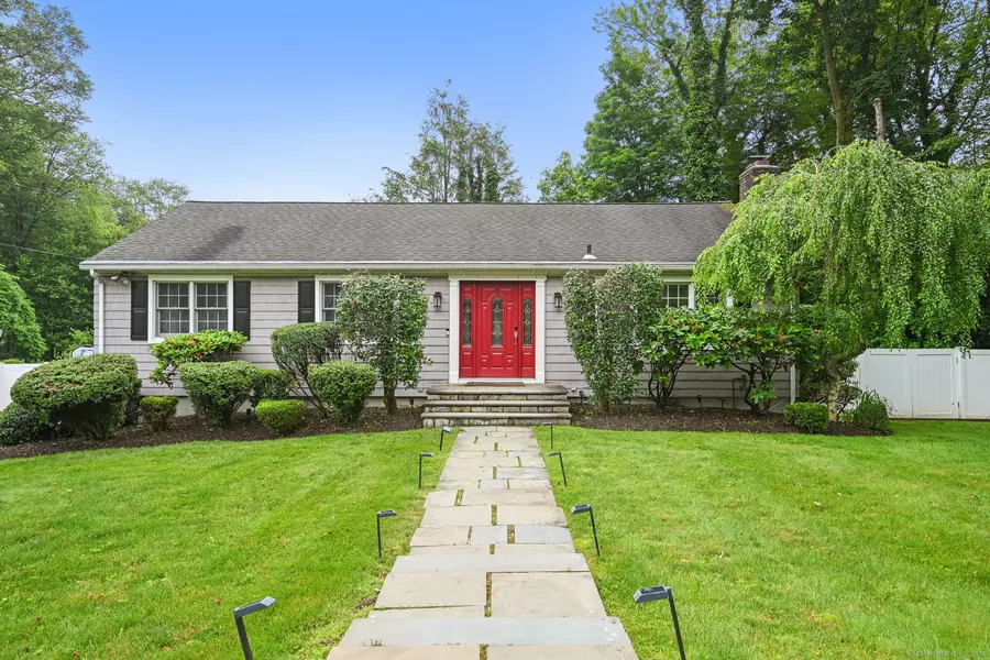 10 Eric Court, Norwalk, CT 06851