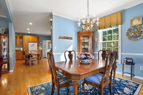 Trumbull, CT 06611,1 Village Drive #1