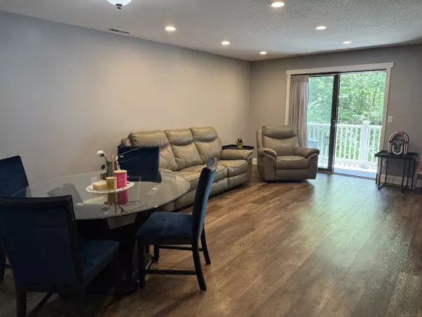 Norwalk, CT 06851,71 Aiken Street #APT N7