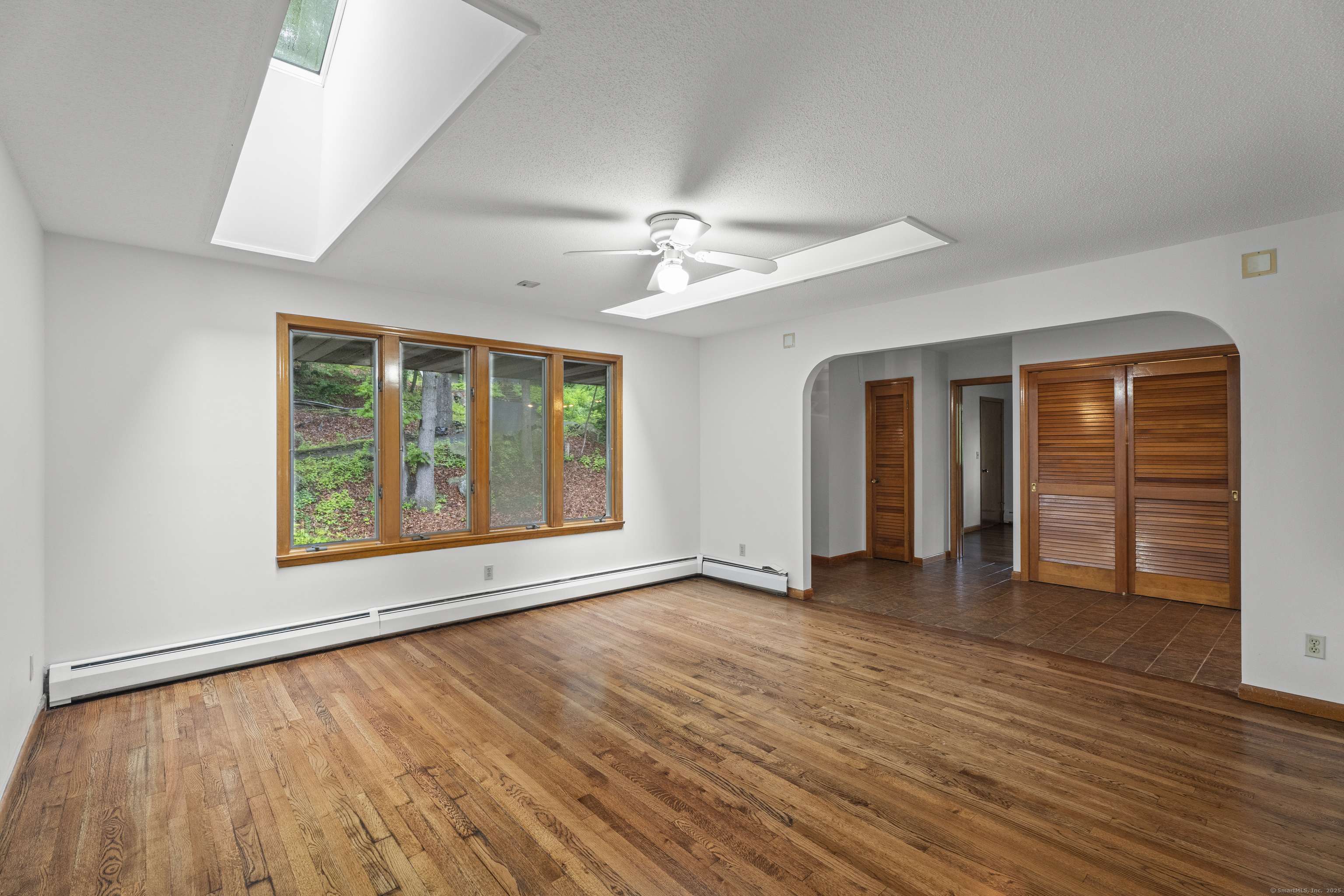 North Branford, CT 06472,857 Totoket Road