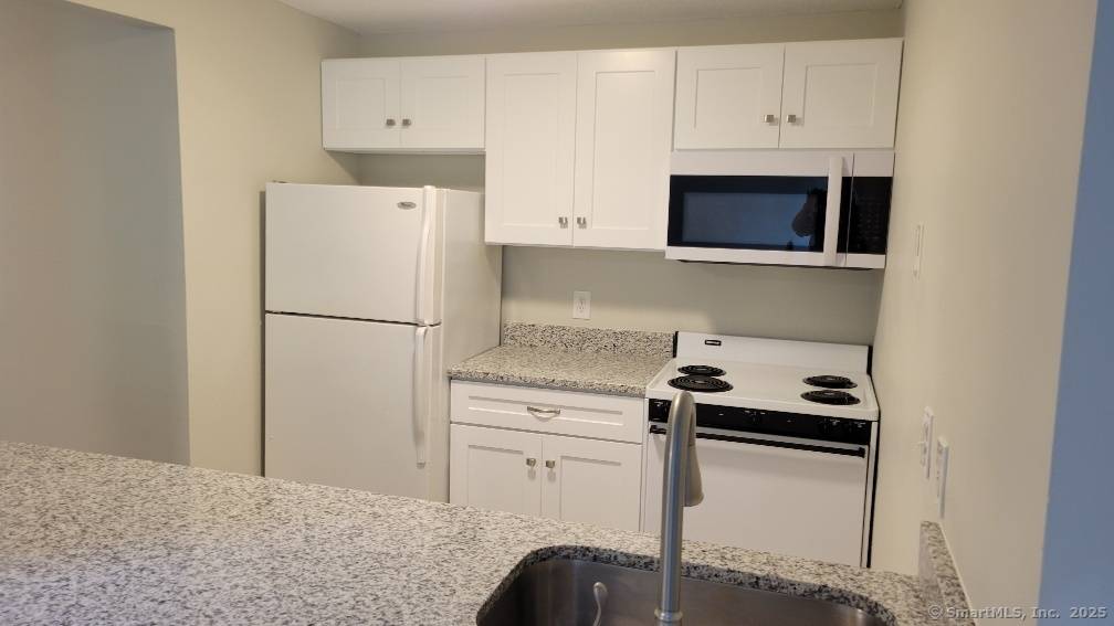 West Hartford, CT 06107,181 Loomis Drive #APT 148