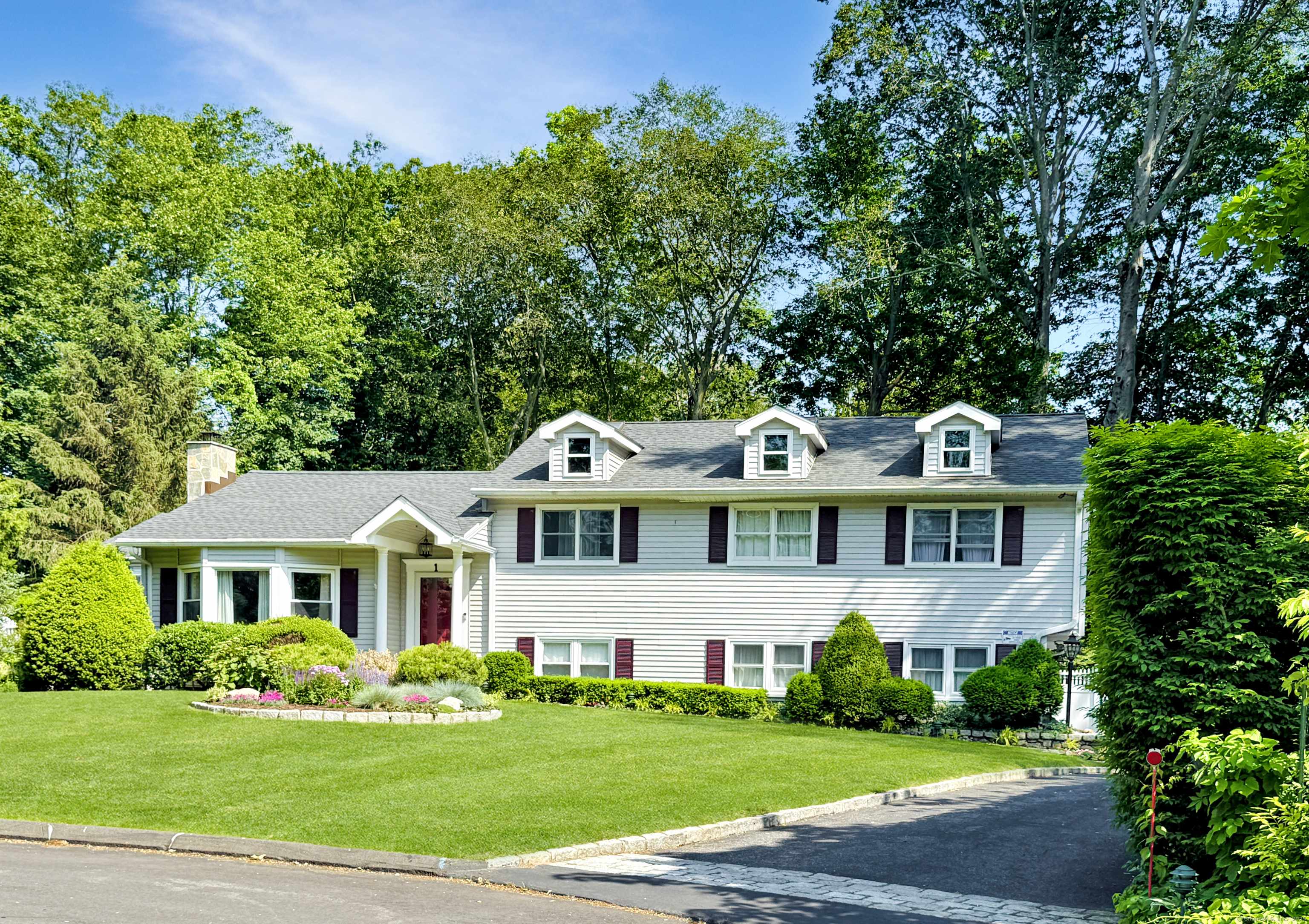 1 Robinson Drive, Stamford, CT 06905