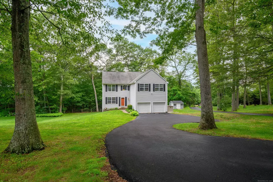 29 Little Brook Lane, Newtown, CT 06470