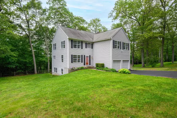 Newtown, CT 06470,29 Little Brook Lane