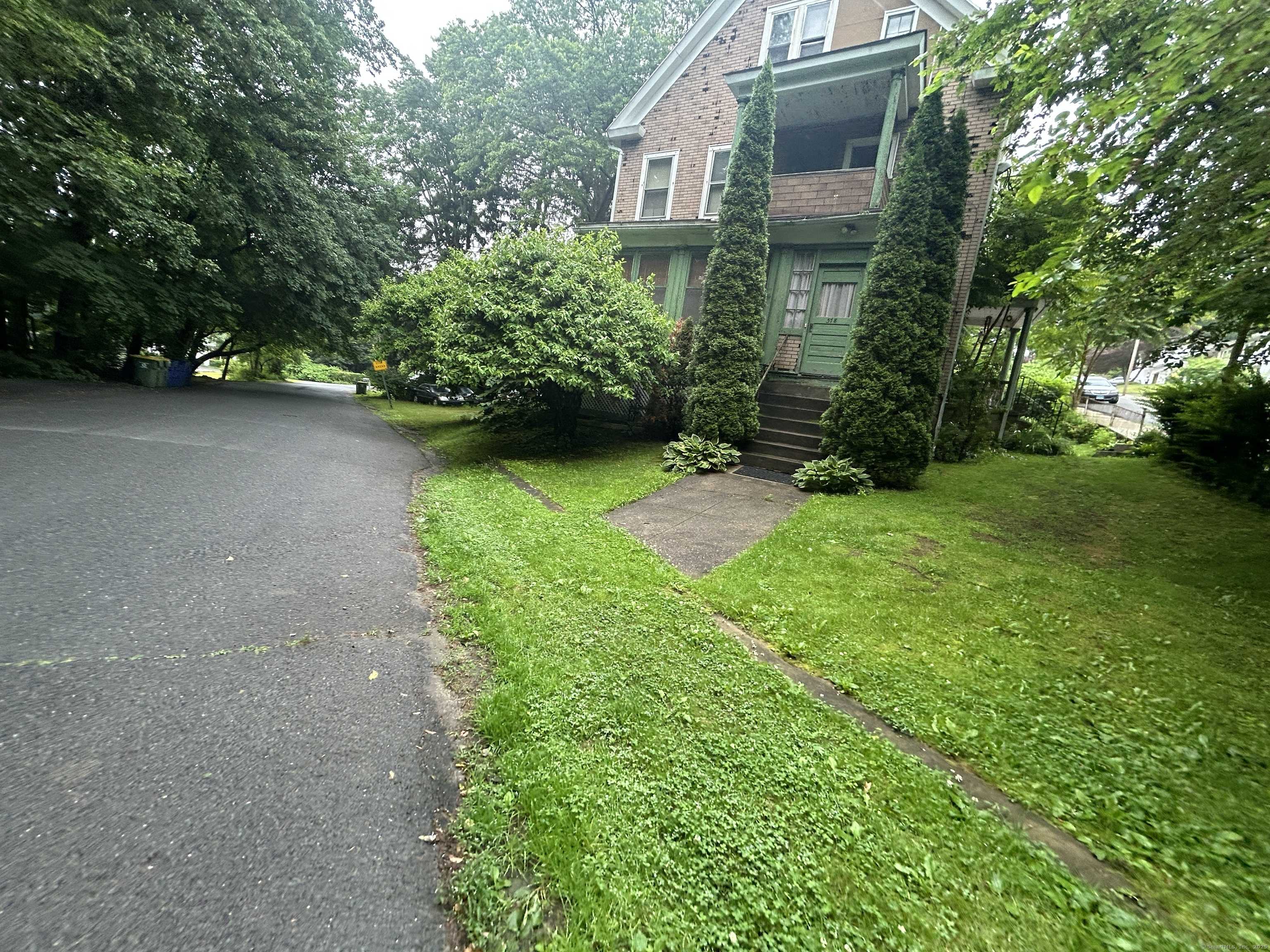 Waterbury, CT 06704,578 Columbia Boulevard Extension