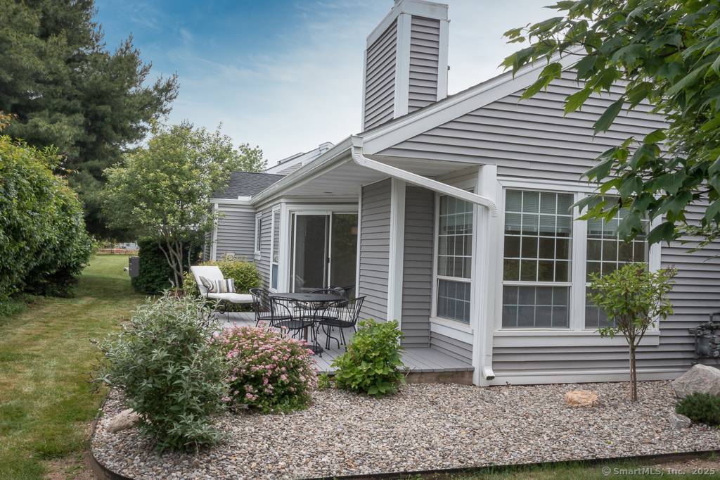 Old Saybrook, CT 06475,367 Main Street #16