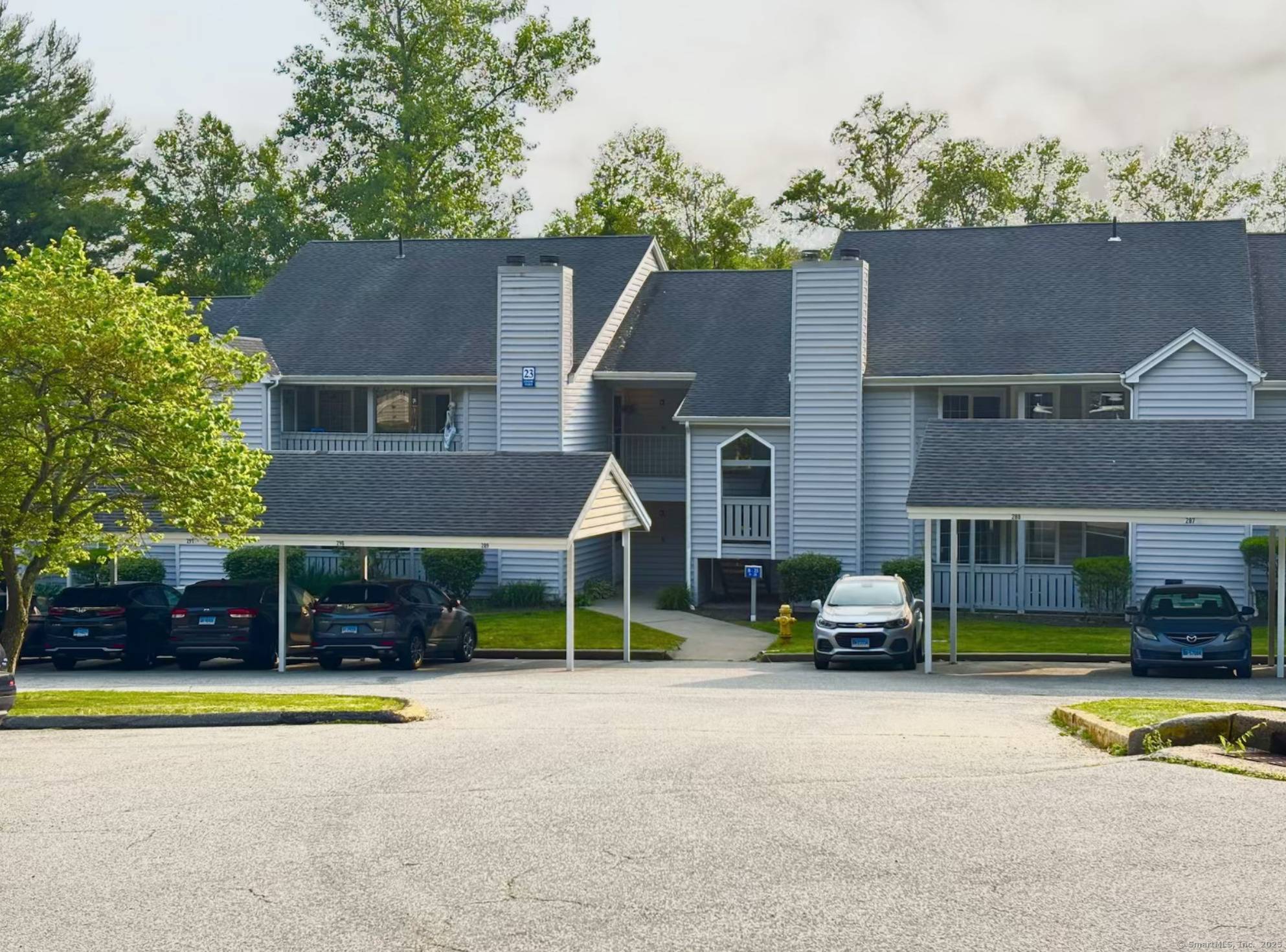 23 Chase Oak Court #APT 13, Groton, CT 06340