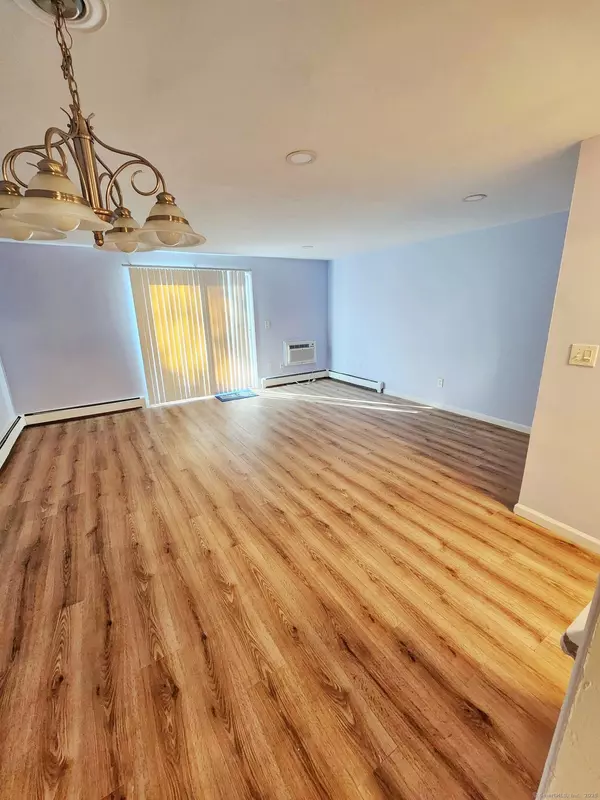 East Hartford, CT 06118,218 Wakefield Circle #218