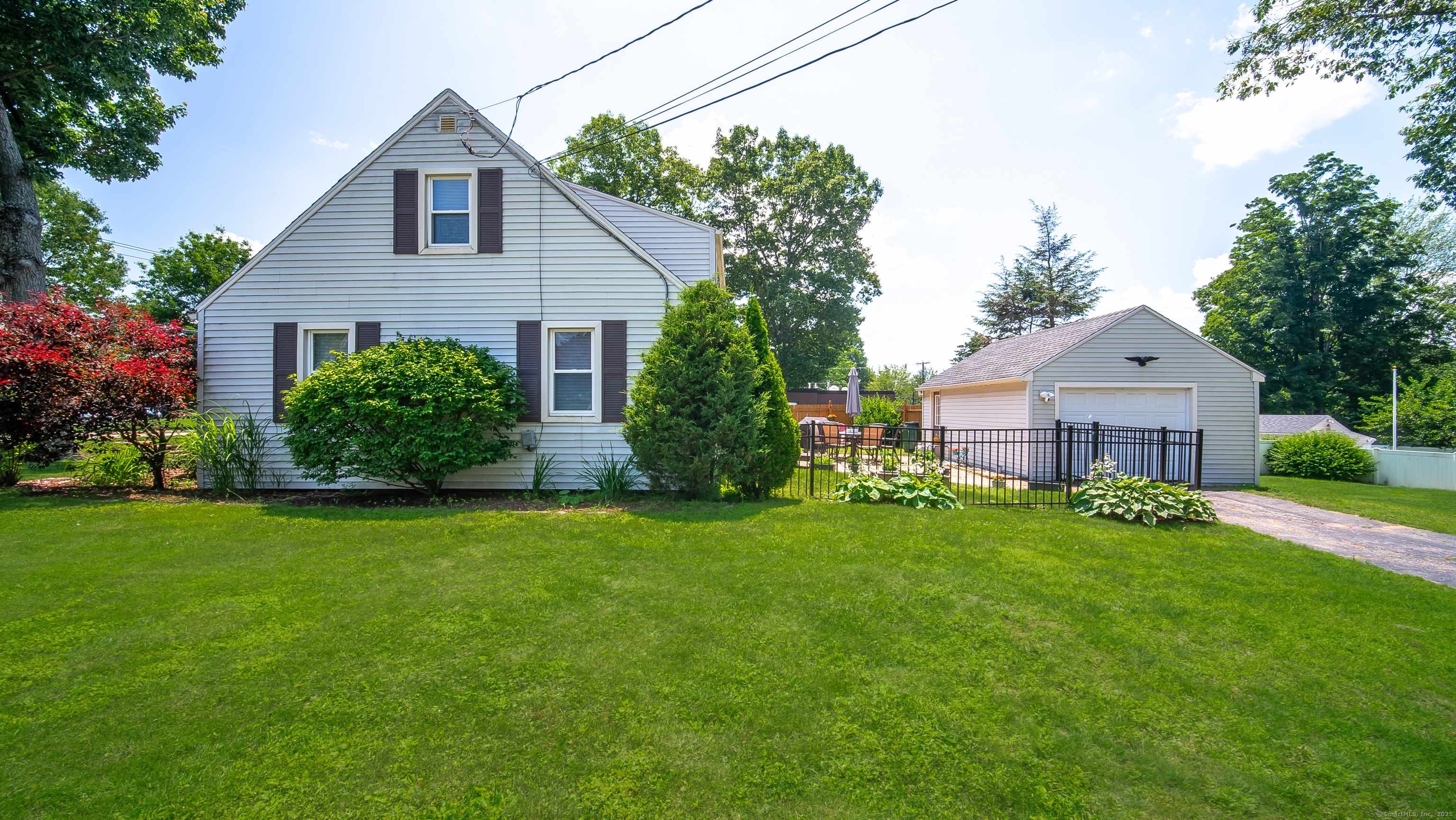 Glastonbury, CT 06033,181 Oak Street